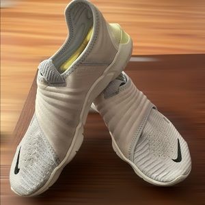 Nike free flyknit women’s sneakers